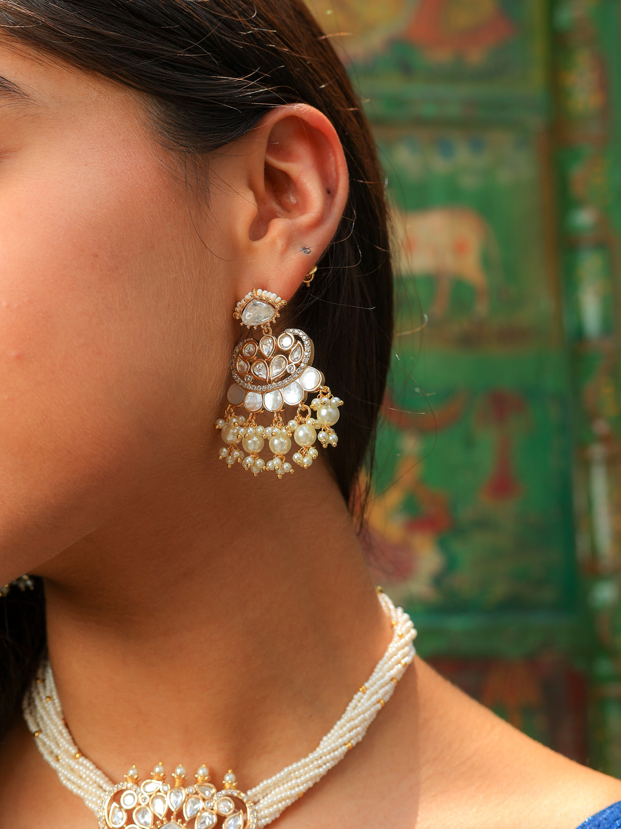 Roohani royal fusion tyaani kundan and mop choker set