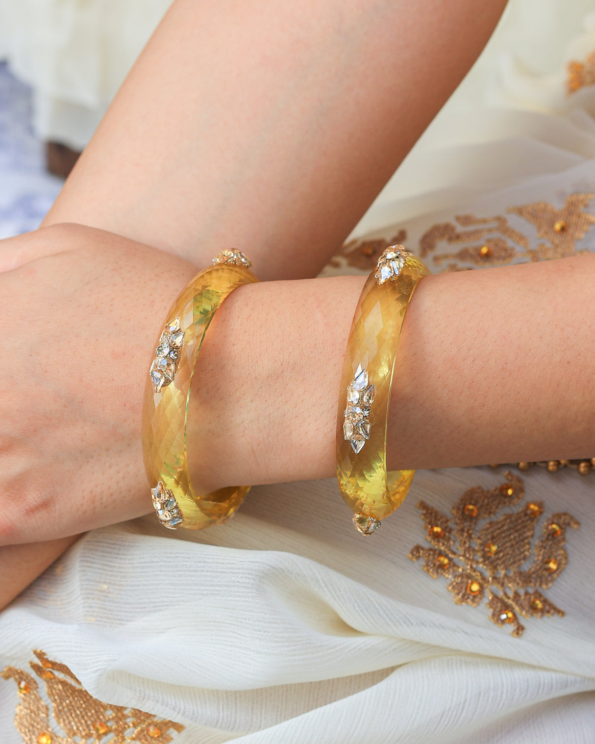 Chhavi Acrylic with Diamond Cutting And Mughal Motif Bangles