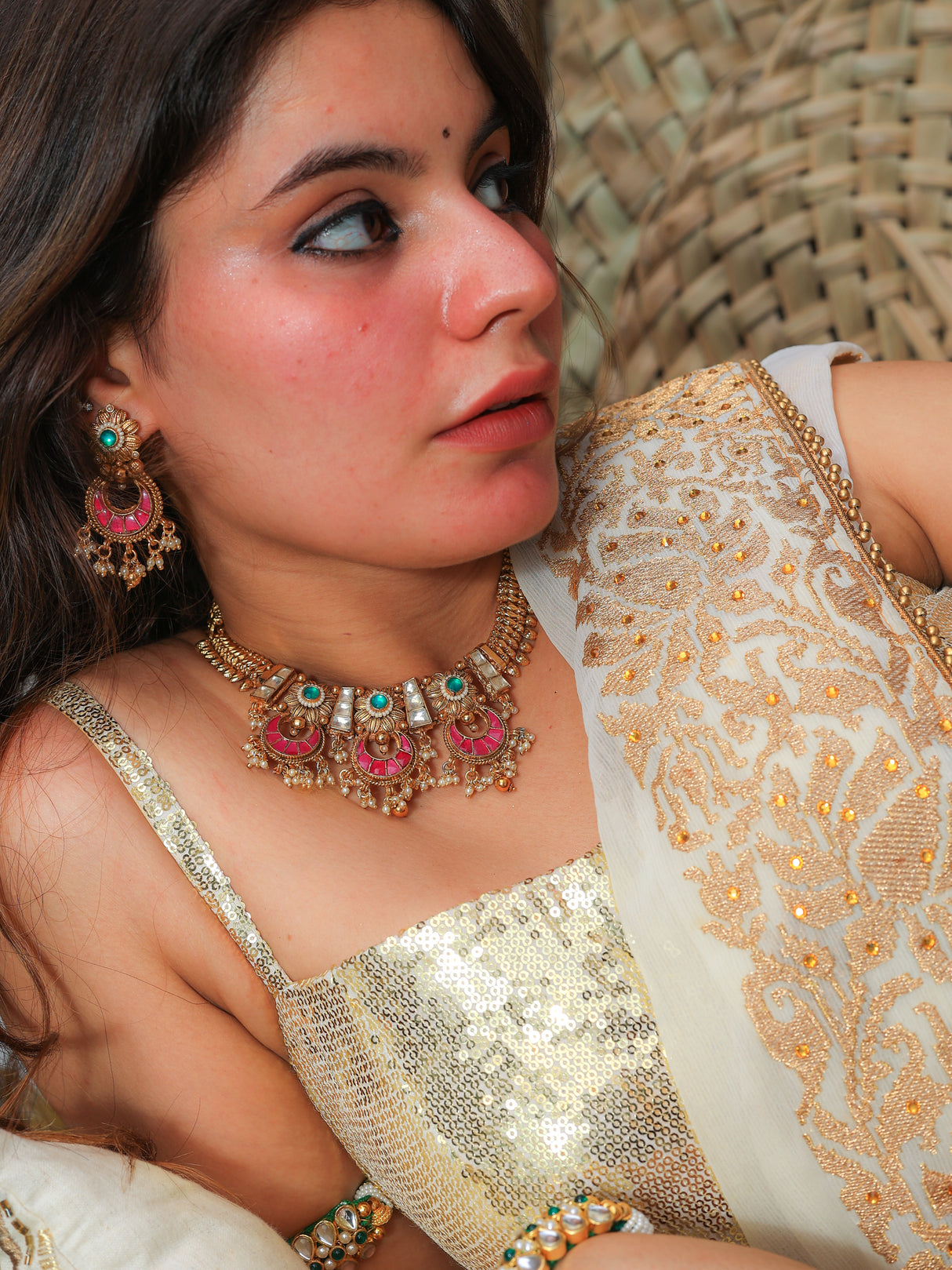 Arpan Temple necklace set in fuschia