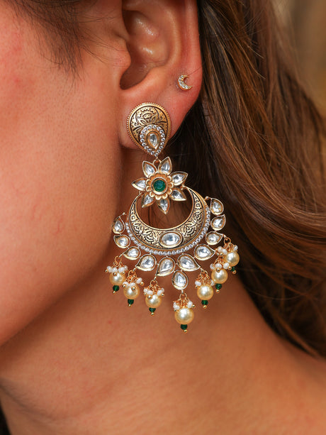 Kan-dhara tyaani kundan chandbali