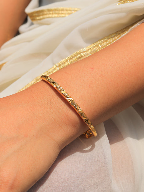 Roshni brass polished bracelet