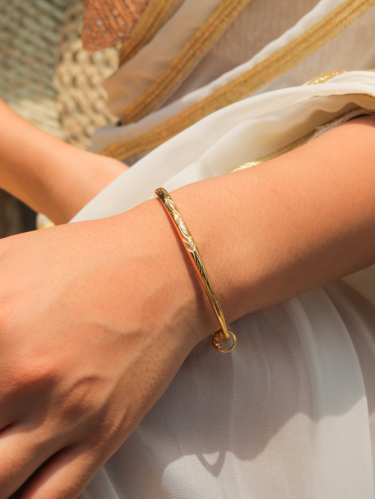 Roshni brass polished bracelet