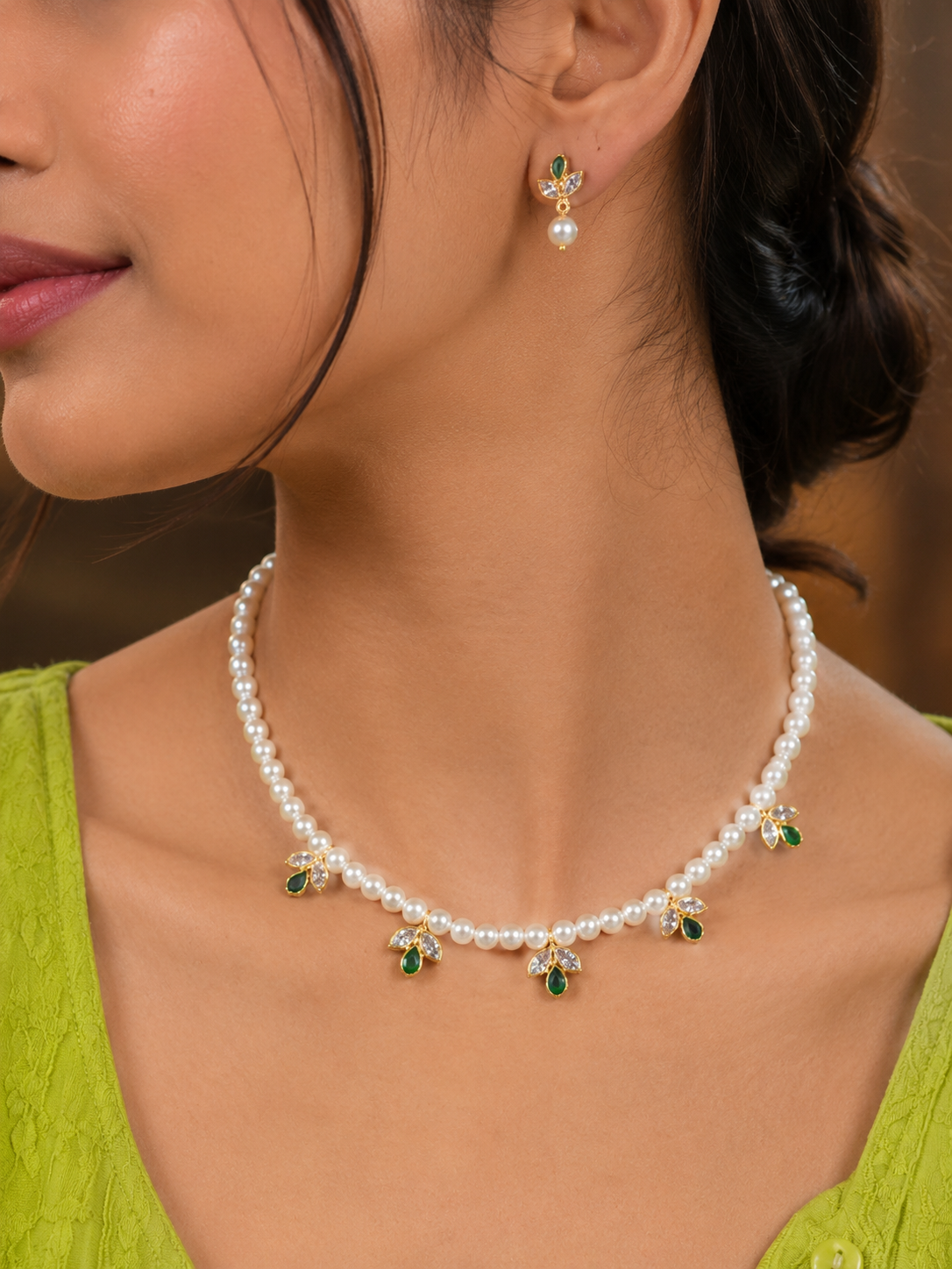 Vimla Emerald Pearl Blossom Necklace Set