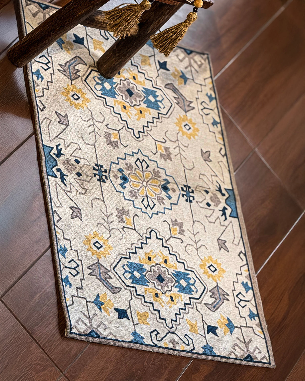 Naqsh Chenille polyester rug