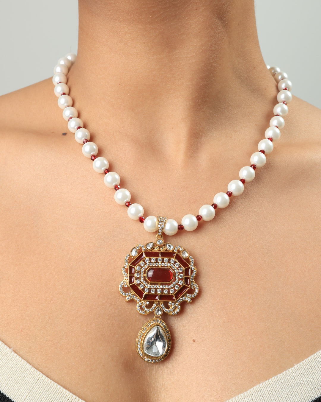 Aryana Classic Pearl Pendant Necklace Set