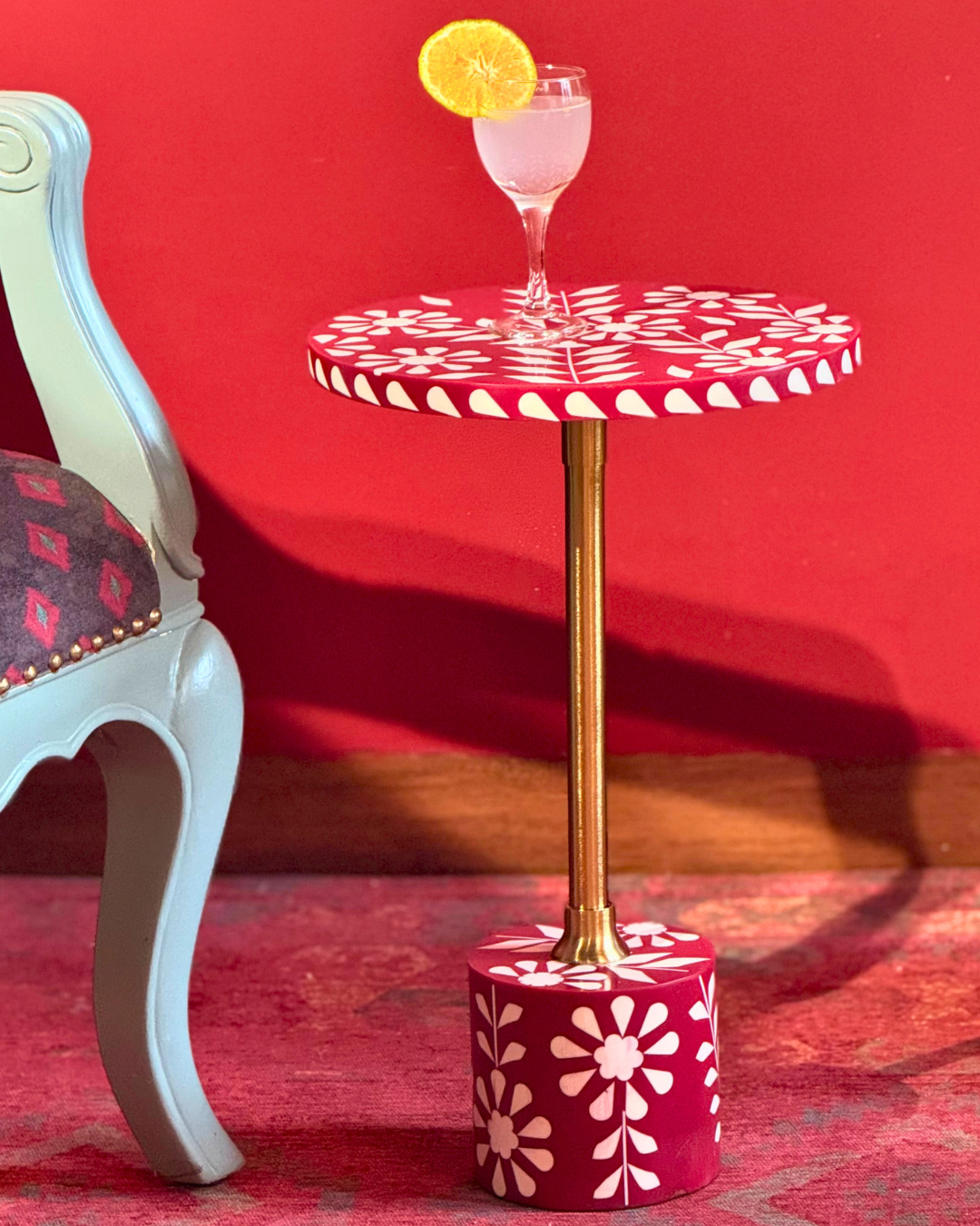 ResinRhapsody: Artisan Elegance in Liquid Luxe Tables