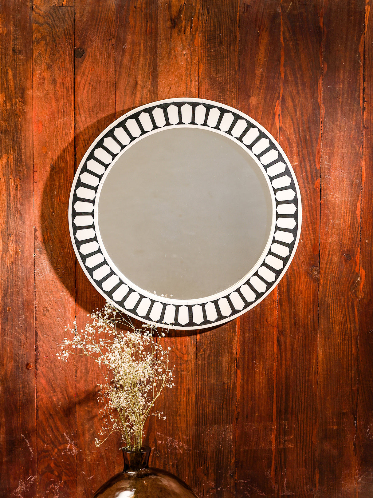 Reflections in Art: The Mesmerizing World of Resin Artistic Mirror Frames