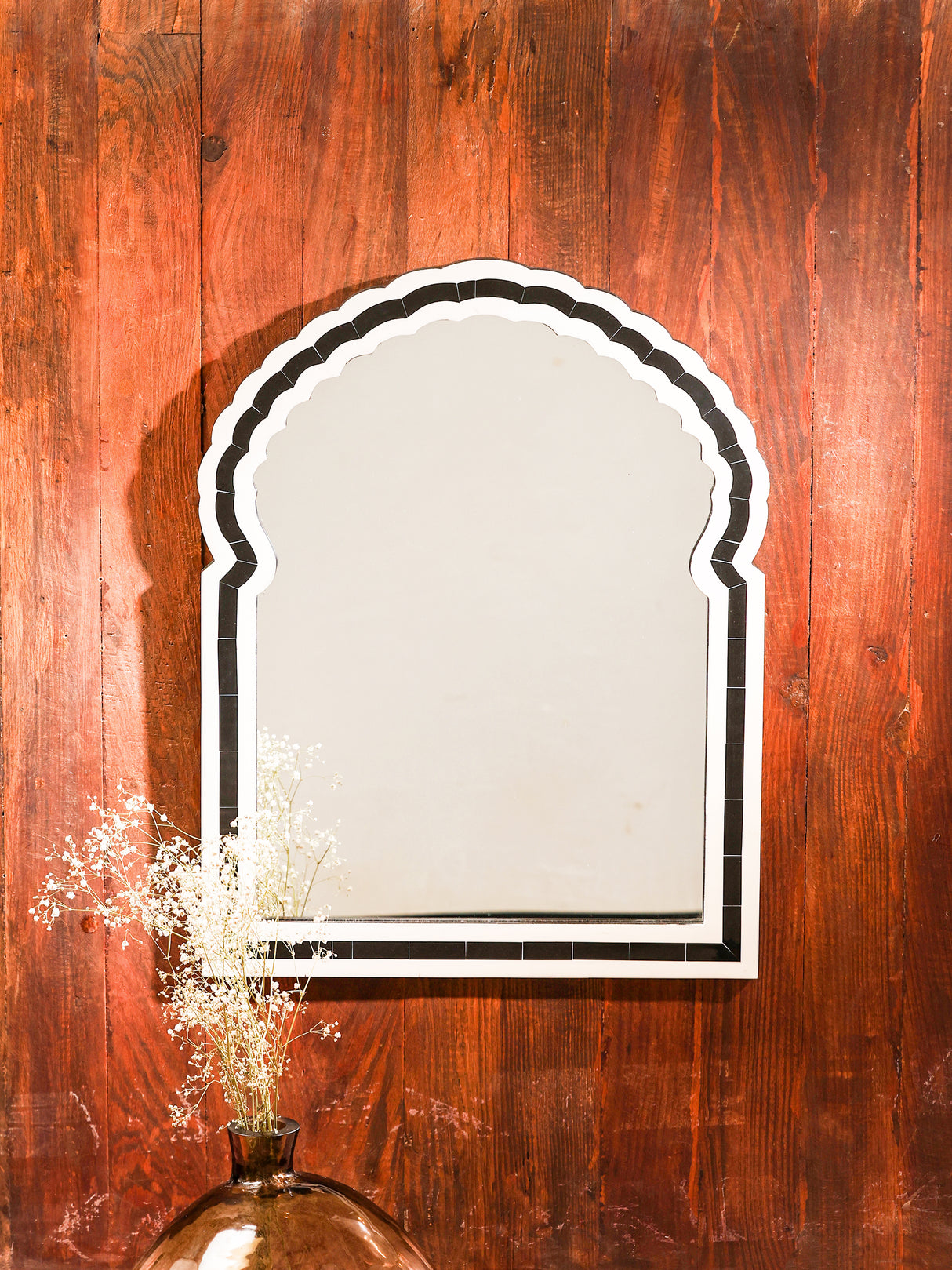 Reflections in Art: The Mesmerizing World of Resin Artistic Mirror Frames