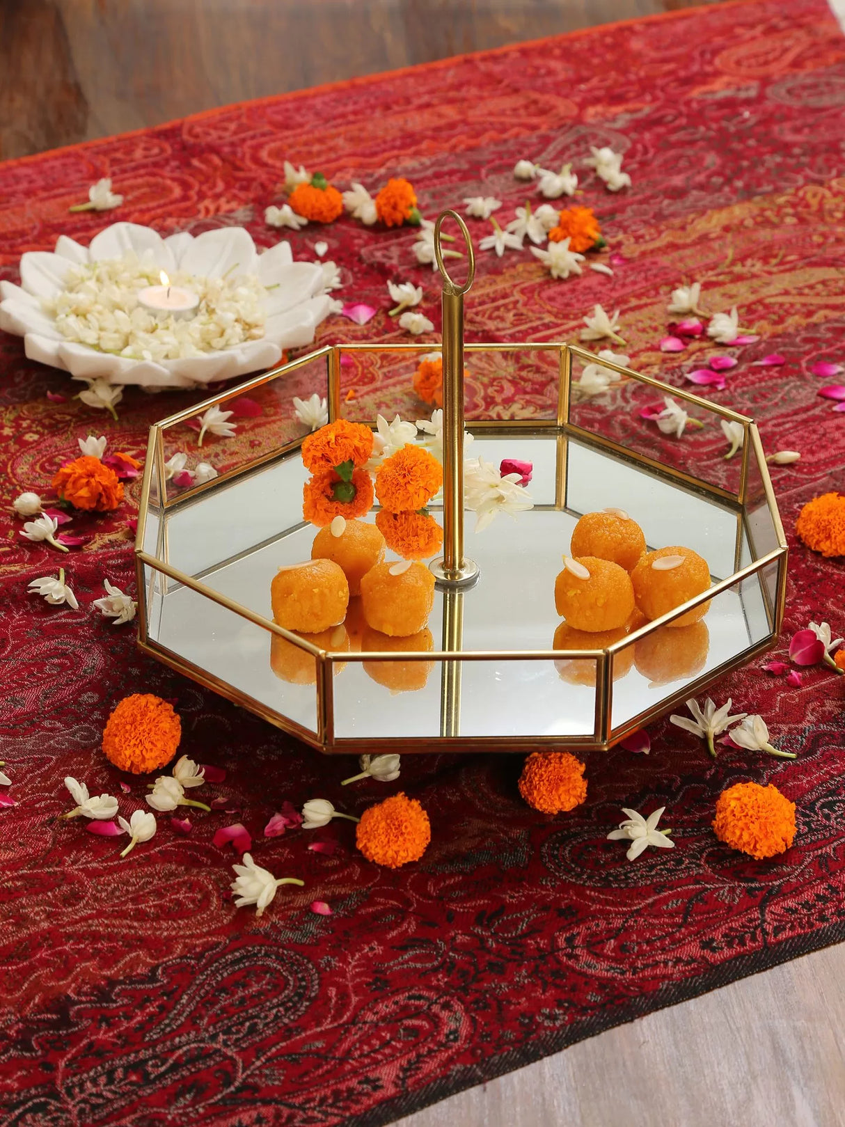 Cake Stand - Glass base