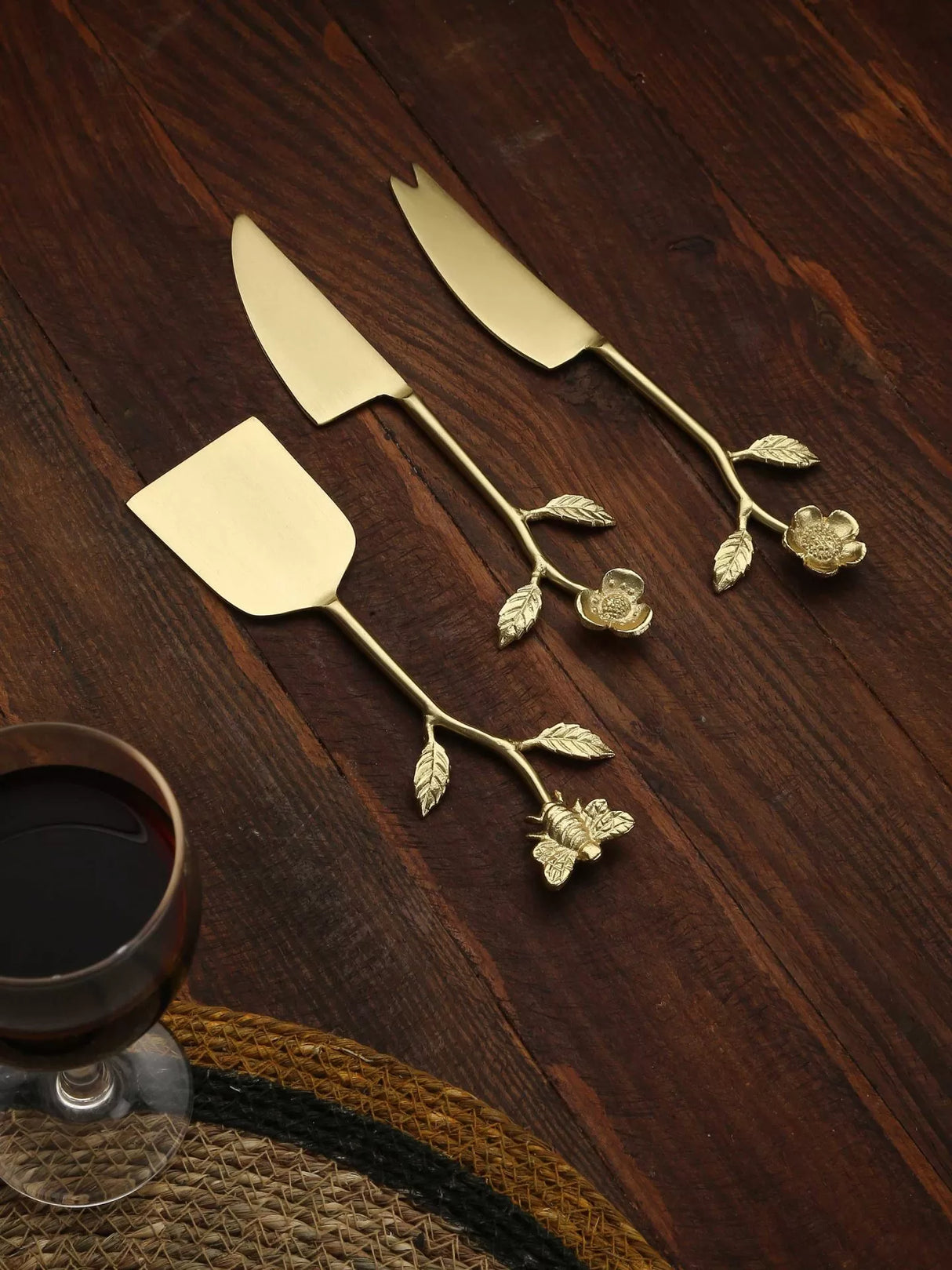 Cheese Set - Flower & Bee