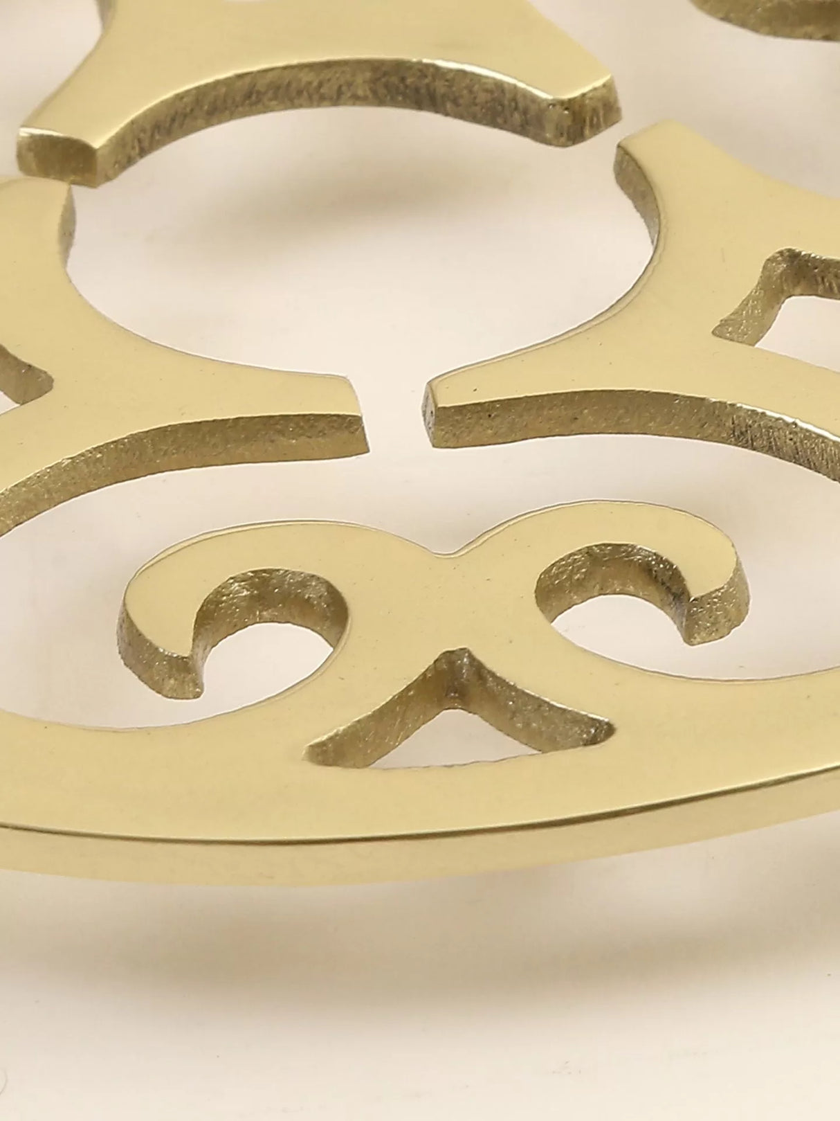 Trivet - Matt Gold Flower Design Round - Style 03