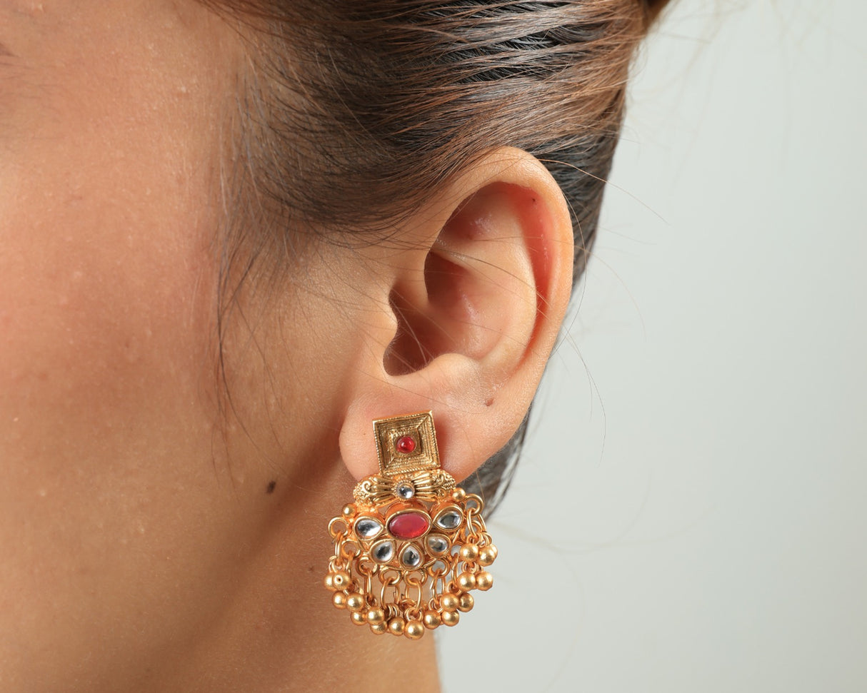 Noorani Pendant Choker Set