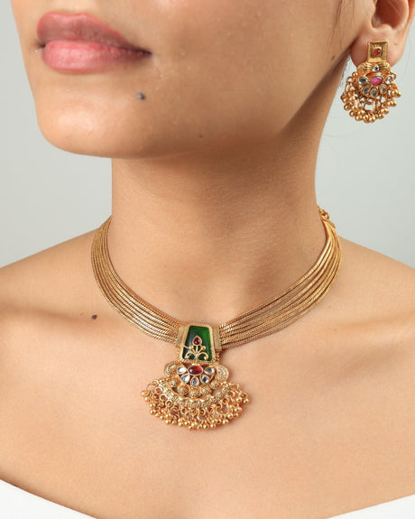 Noorani Pendant Choker Set