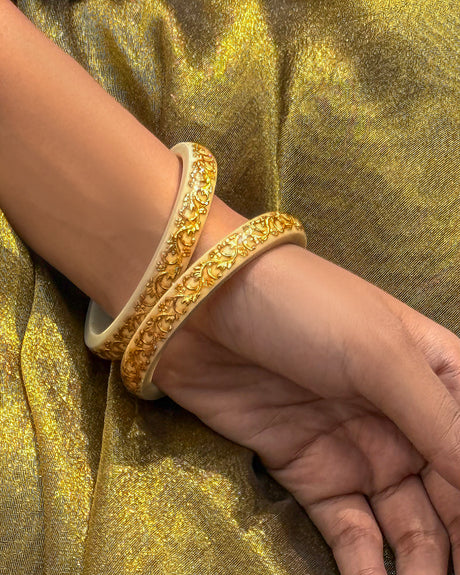 Rajshree Shakha Pola bangles