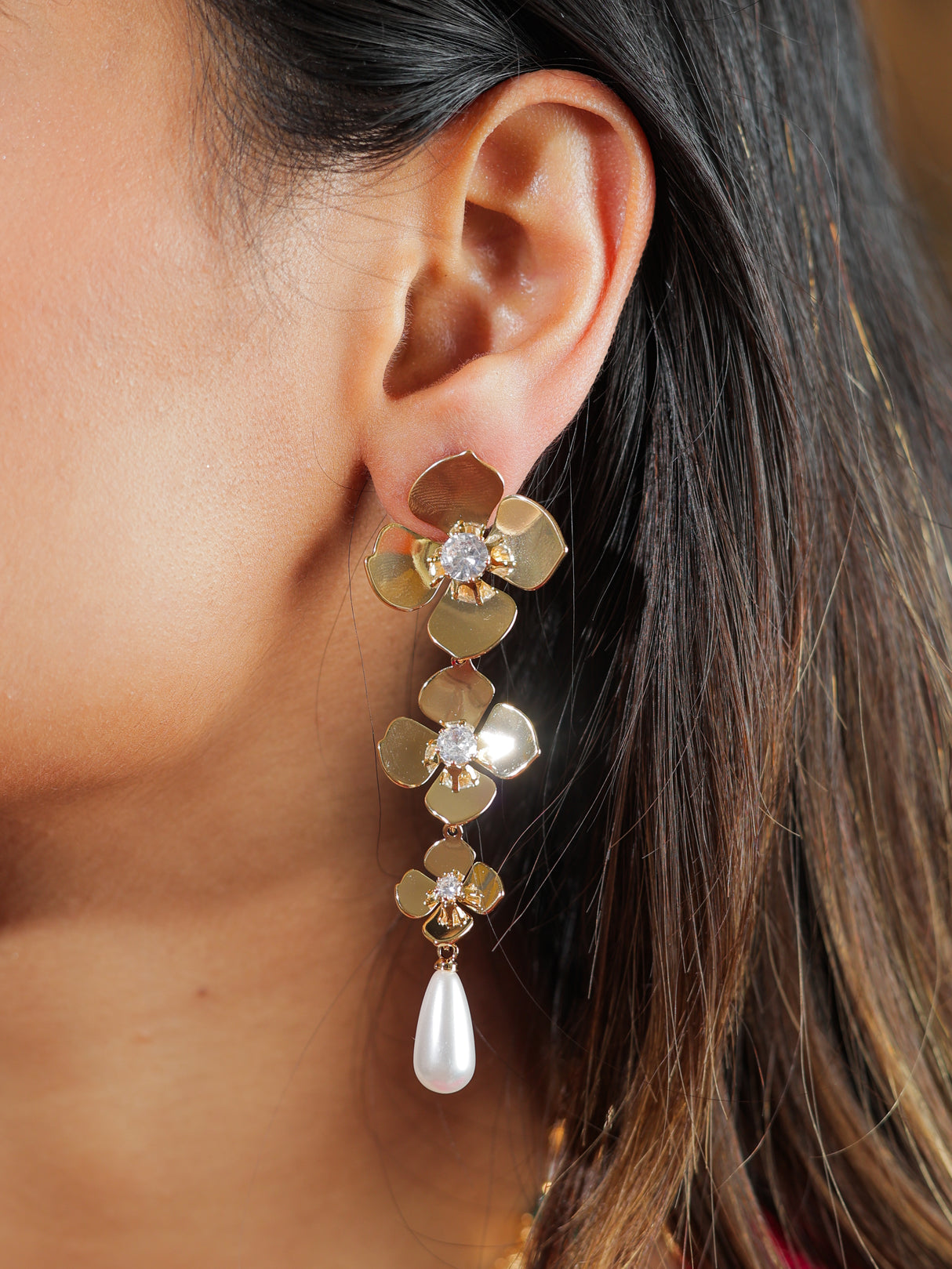 Piya Flower-Shaped with Pearl Earrings