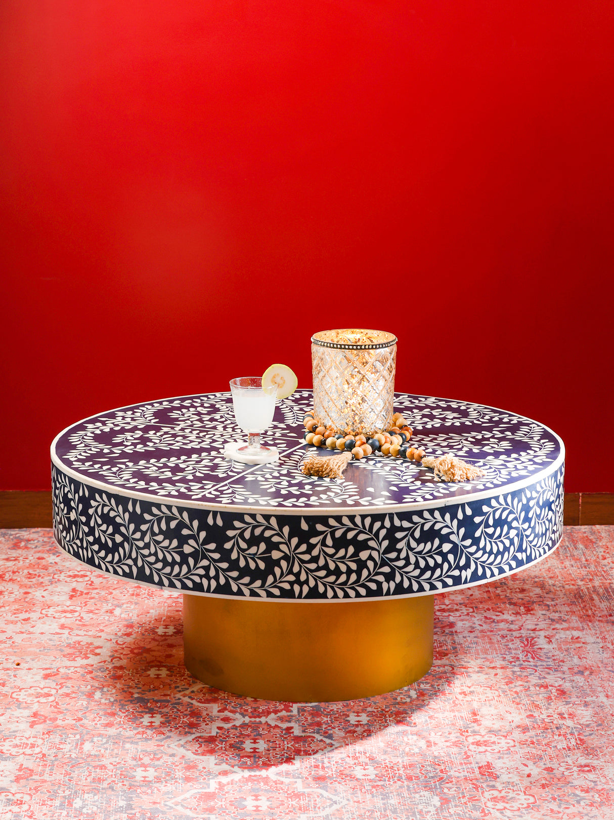 ResinRhapsody: Artisan Elegance in Liquid Luxe Tables