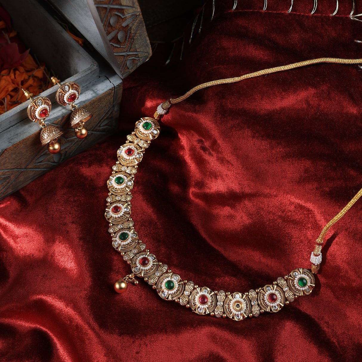 Phalguni Rajwada choker set
