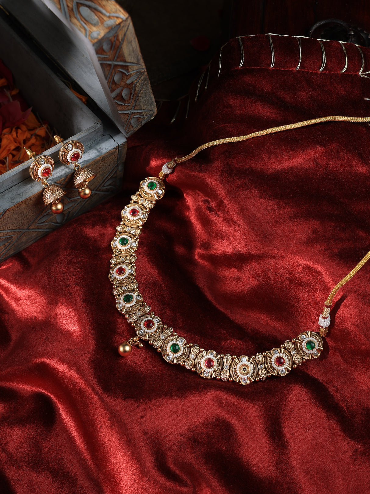 Phalguni Rajwada choker set