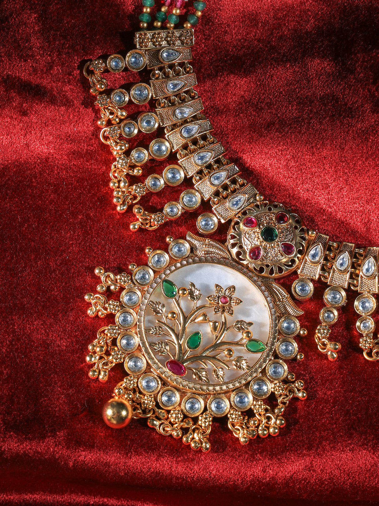 Vasanti Rajwada choker set