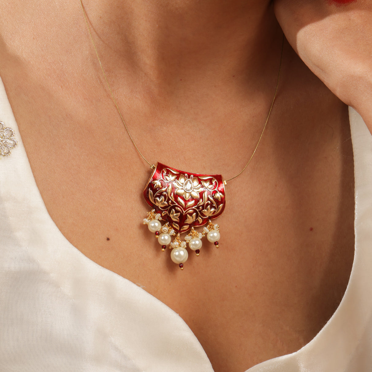 Anvi Lotus Pearl Enamel Pendant Set