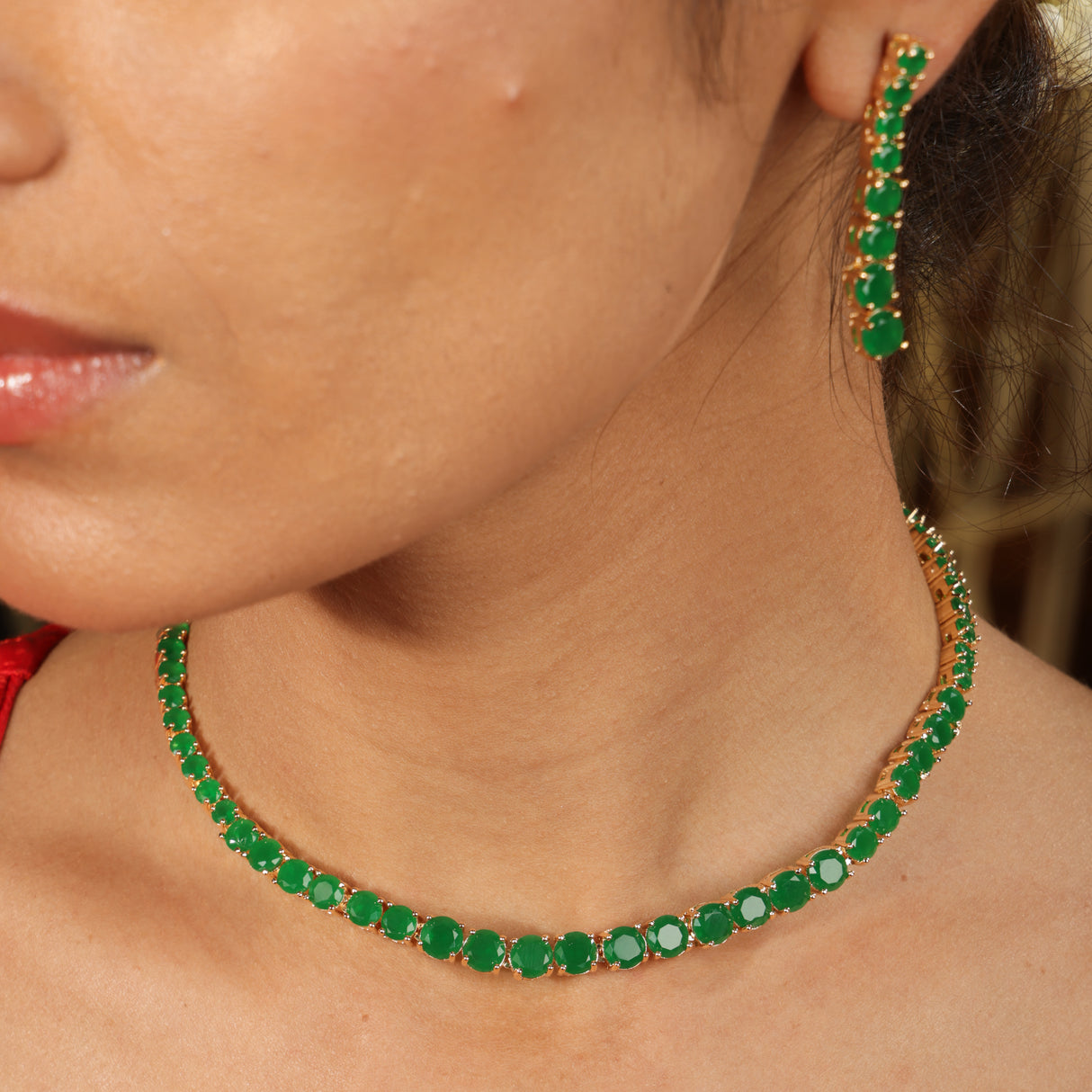 Sumaiya Emerald Glow Modern Necklace Set