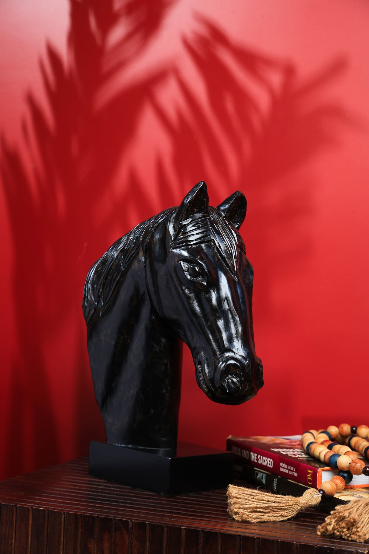 Elegant horse table decor
