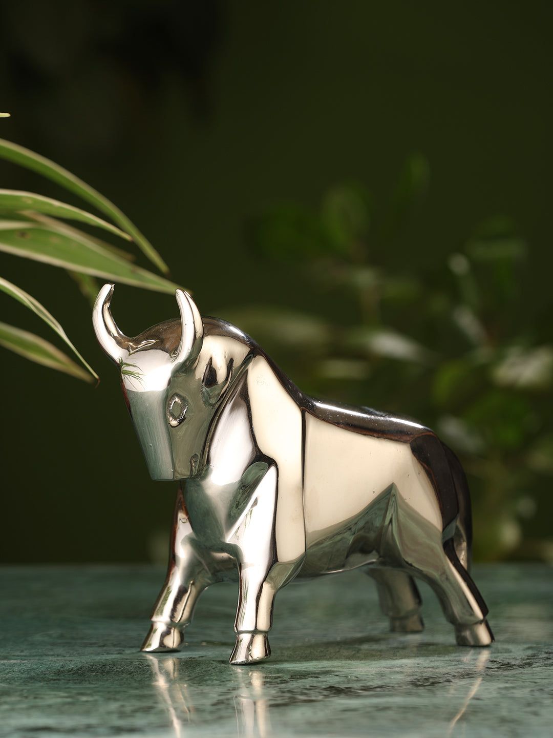 Chic Fauna Tablescape Silver Taurus