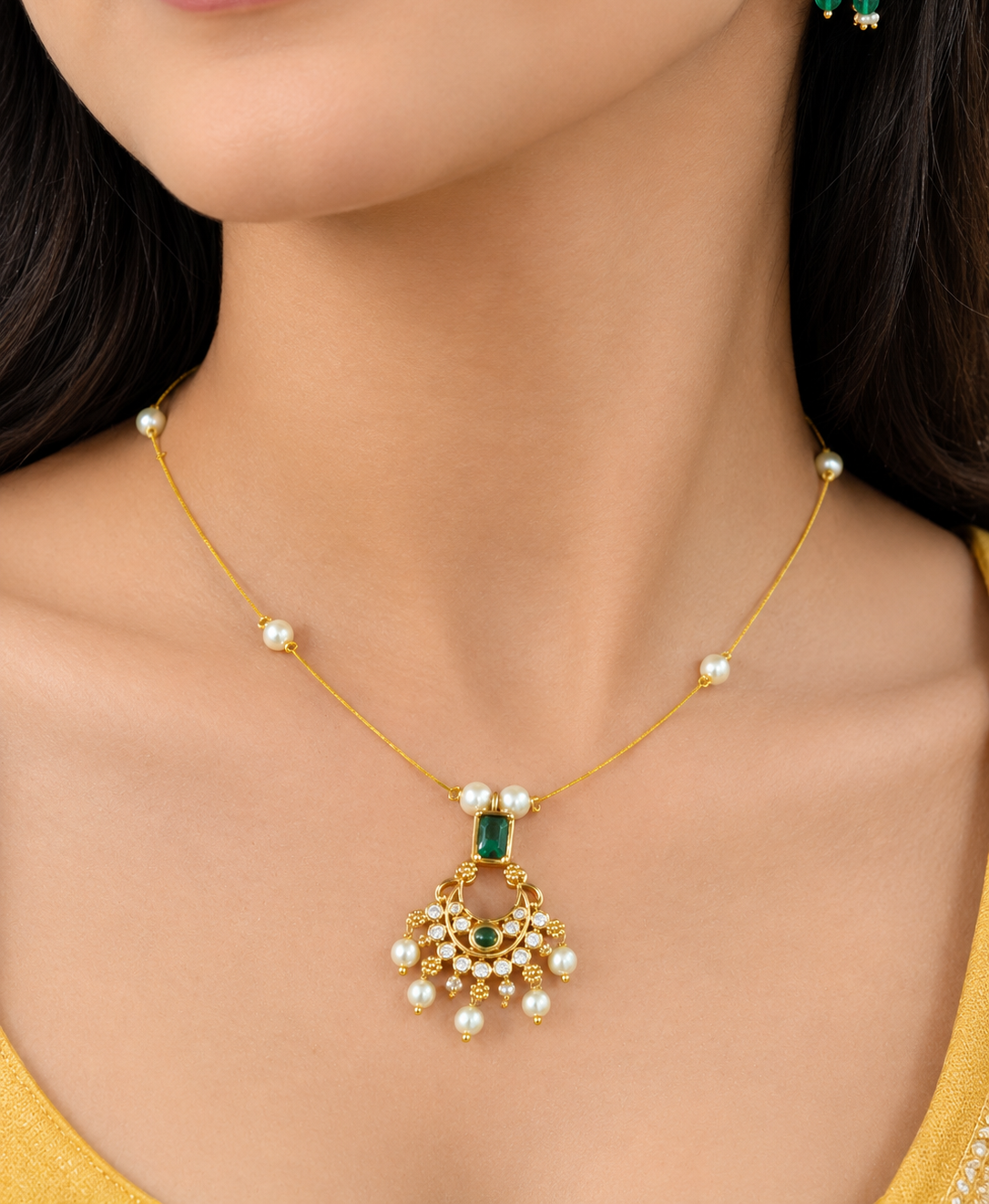 Emerald Noor Pearl Pendant Necklace