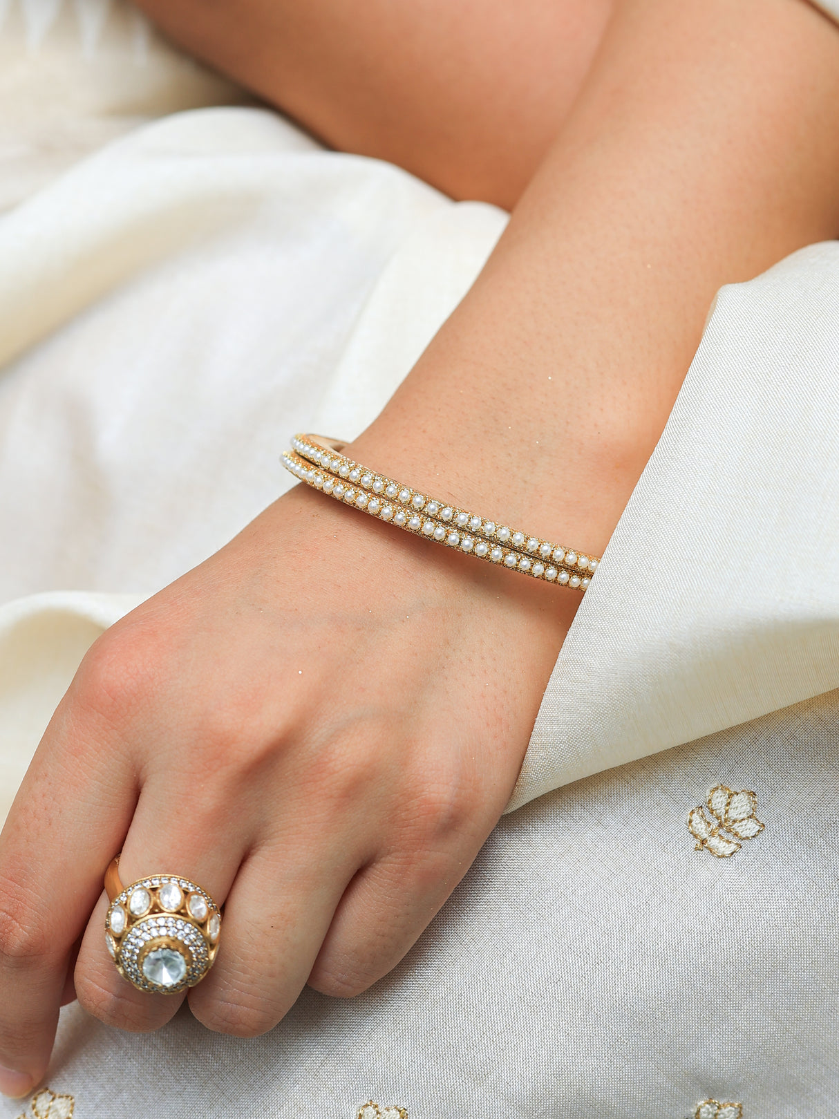 Jahan Off white Beaded pearl Bangles