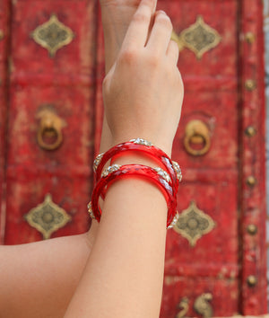 Chhavi Acrylic with Diamond Cutting And Mughal Motif Bangles