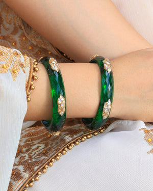 Chhavi Acrylic with Diamond Cutting And Mughal Motif Bangles