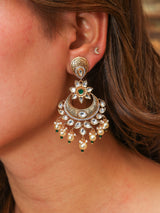 Kan-dhara tyaani kundan chandbali