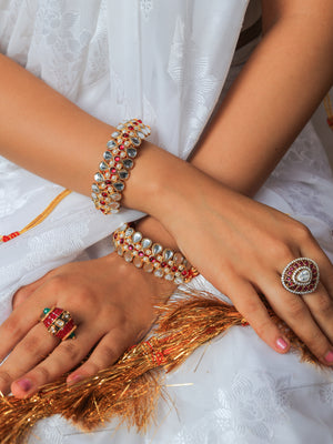 Padmani  Leaf  design Red Pochi and Bajuband set