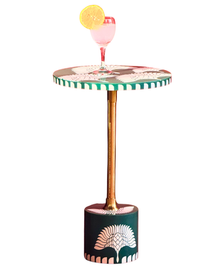 ResinRhapsody: Artisan Elegance in Liquid Luxe Tables