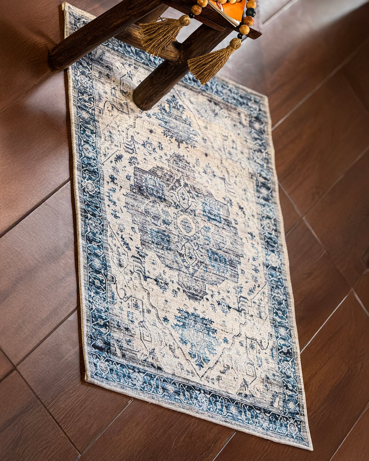 Nargis Chenille polyester rug