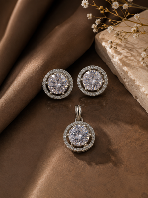 Lily Royal Halo Pendant Set