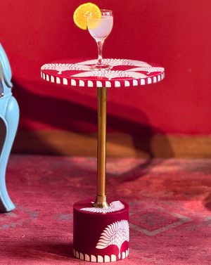 ResinRhapsody: Artisan Elegance in Liquid Luxe Tables