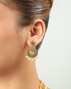 Mahnoor Emerald Kundan Necklace Set