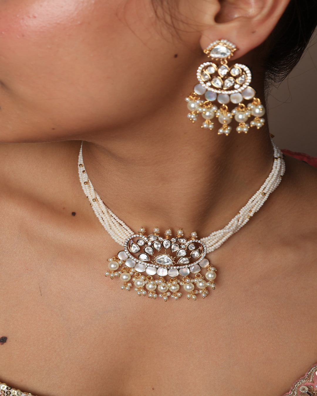 Roohani royal fusion tyaani kundan and mop choker set
