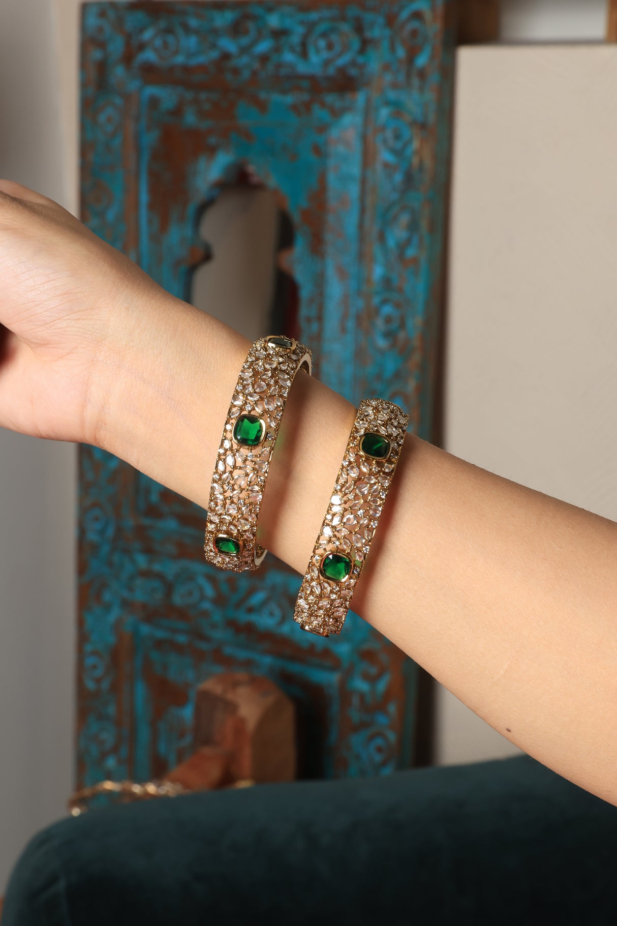 Samira Set-of-2 Emerald Radiance Textured Cuff Bangles