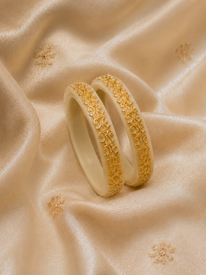Rajshree Shakha Pola off-white bangles