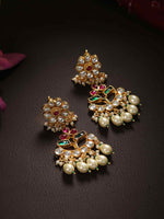 Kundan Earrings With Pearls