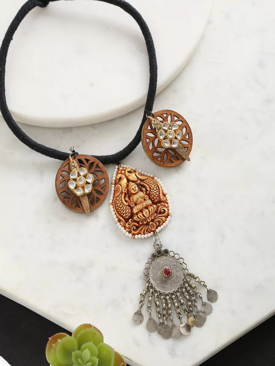Pendant - Diety In Thread With Wood – Revive Home
