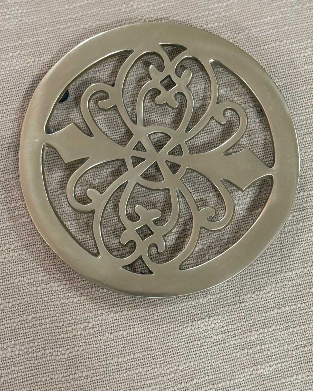 Trivet - Matt Gold Flower Design Round - Style 01