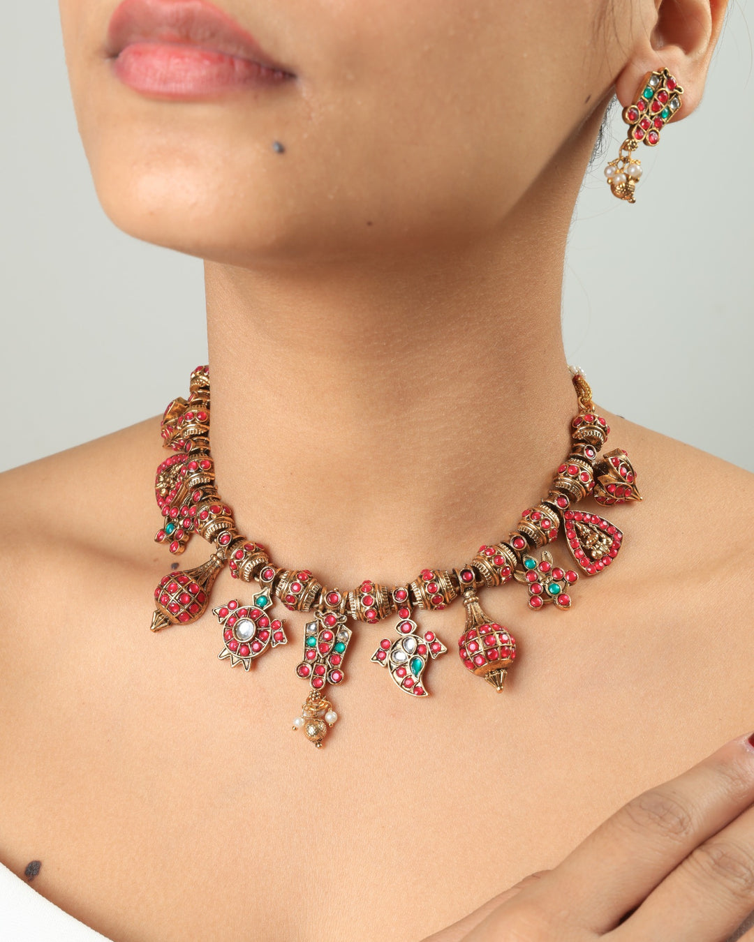 Anahita Floral Kundan Necklace Set