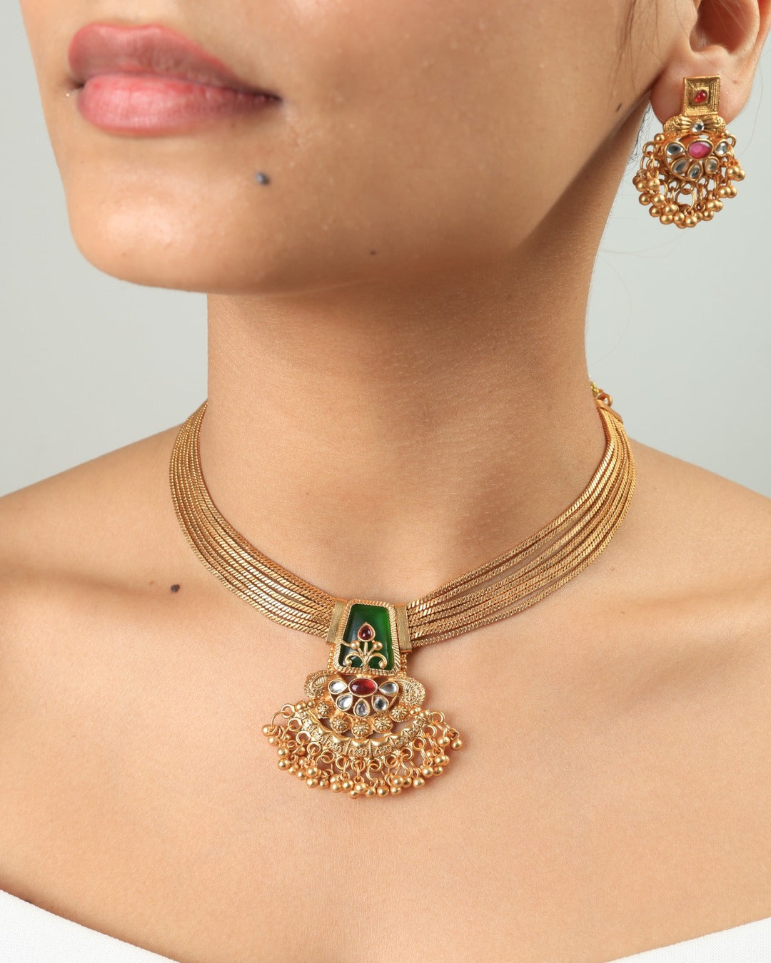 Noorani Pendant Choker Set
