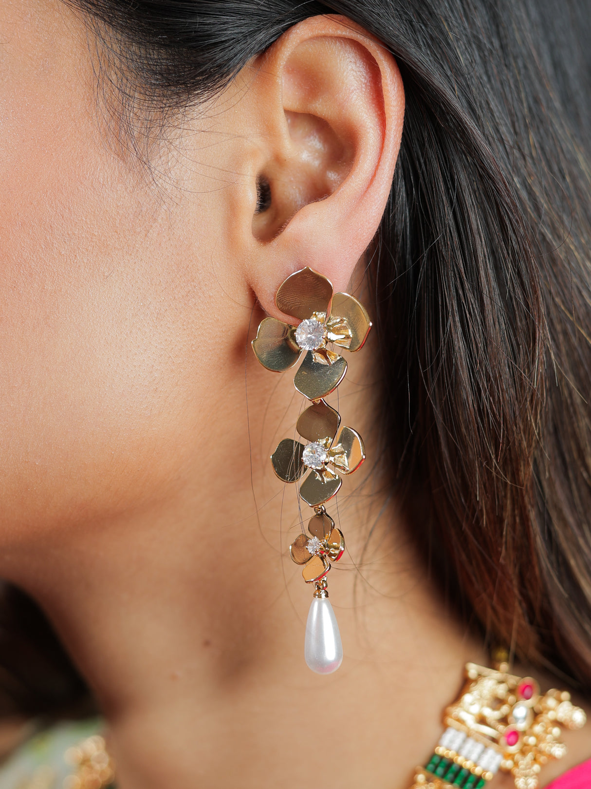 Piya Flower-Shaped with Pearl Earrings