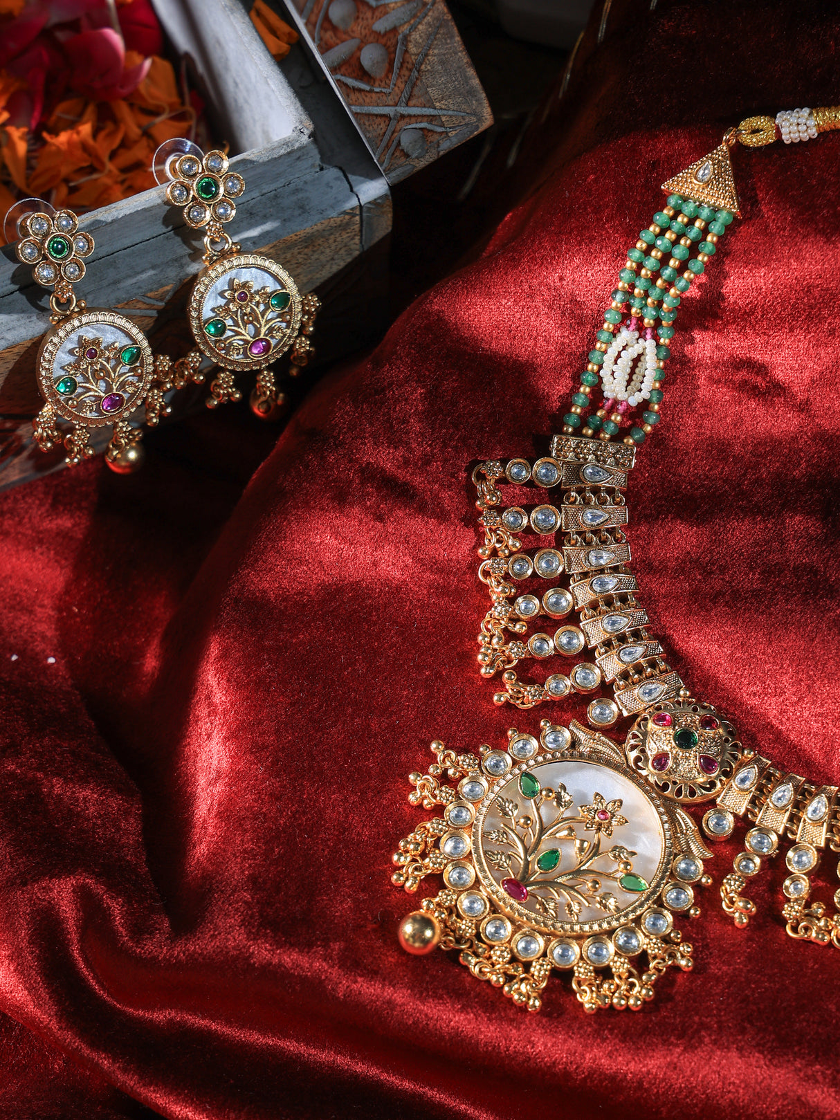 Vasanti Rajwada choker set