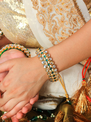 Padmani  Leaf  design Green Pochi and Bajuband set