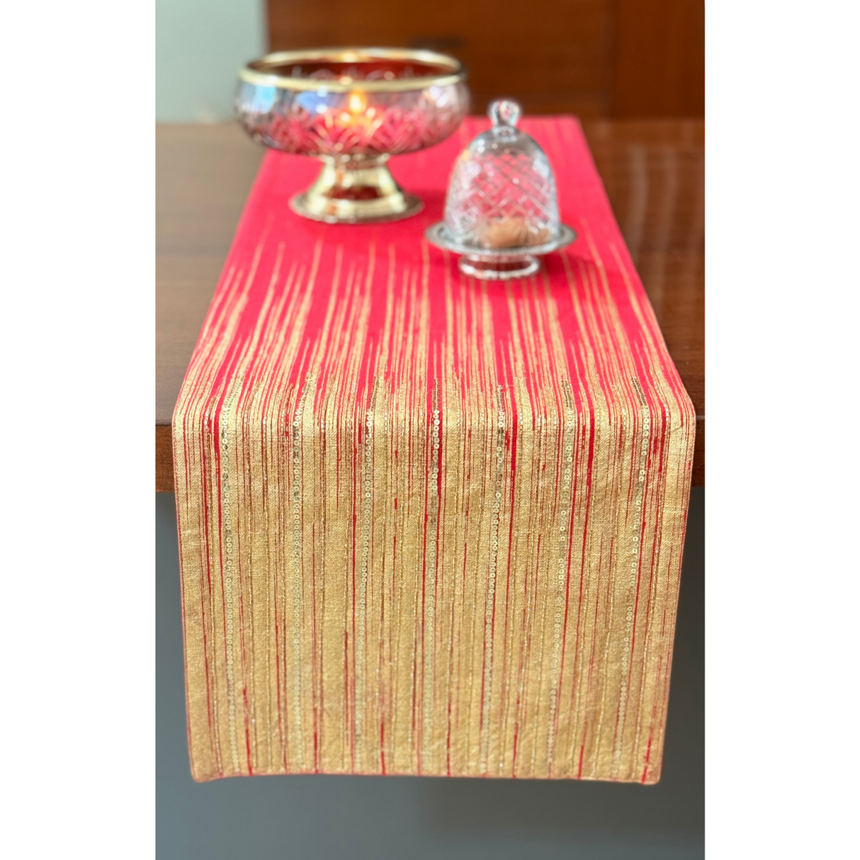 Scarlet Shimmer Runner